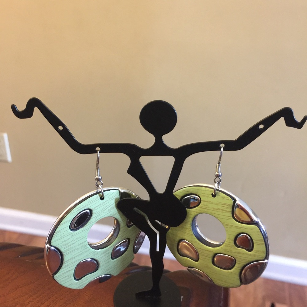 Elegant Lime green/Silver Plated drop Earrings. - Picture 8 of 8